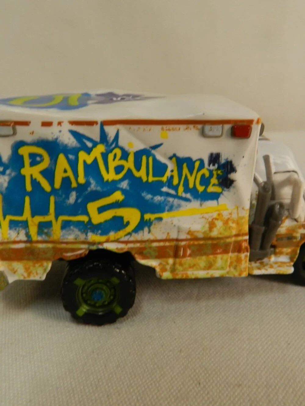 Rambulance Dr. Damage car Die Cast 3.5